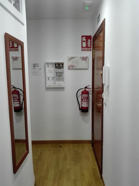 Pension Travesia Del Laurel 洛格罗尼奥 外观 照片